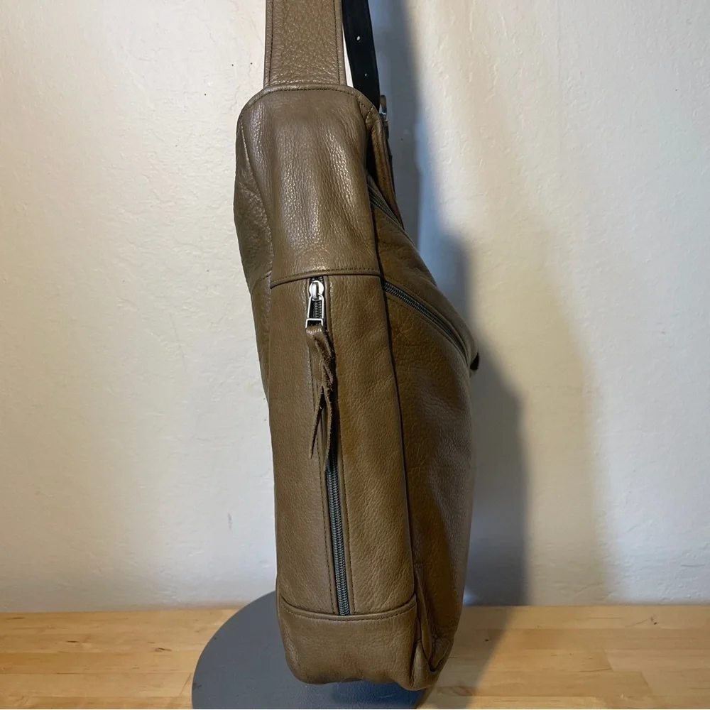Sven USA Leather Carryall Bag Style 701 Avocato Green Angled Shoulder Bag